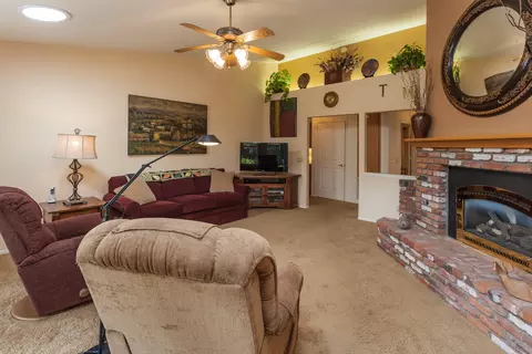 4167 Saratoga Dr, Redding, CA 96002 photo 9