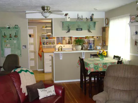 1635 Jay St, Redding, CA 96001 photo 4