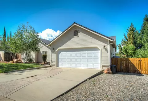 4945 Tralee Ln, Redding, CA 96001 photo 3