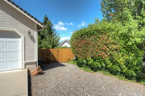 4945 Tralee Ln, Redding, CA 96001 photo 4