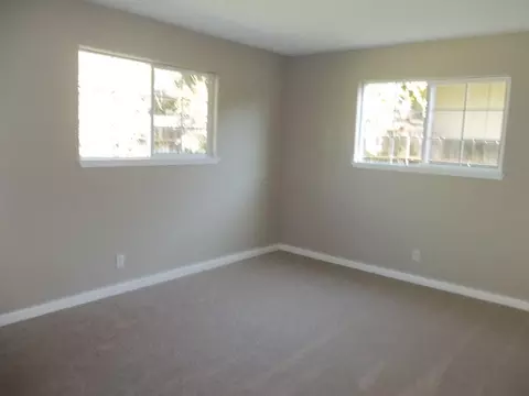646 Estate St, Redding, CA 96002 photo 7