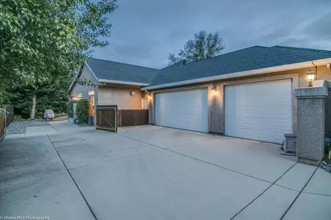 2859 Green Riffle Rd, Redding, CA 96002 photo 3
