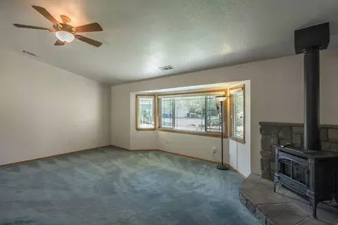 490 Marble Ct, Redding, CA 96003 photo 7