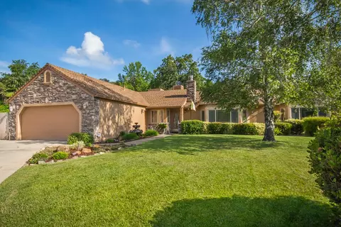 490 Marble Ct, Redding, CA 96003 photo 4