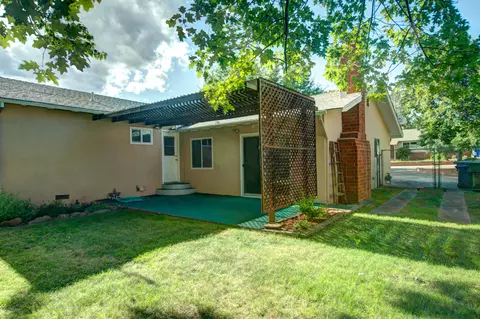 1071 Lorraine Dr, Redding, CA 96002 photo 18