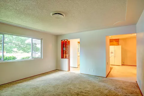 1071 Lorraine Dr, Redding, CA 96002 photo 6