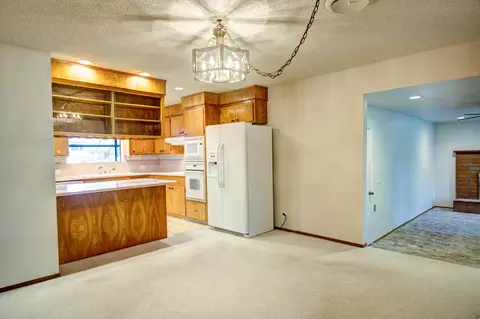 1071 Lorraine Dr, Redding, CA 96002 photo 7
