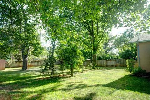 1071 Lorraine Dr, Redding, CA 96002 photo 19