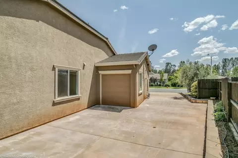 4432 Chinook Dr, Redding, CA 96002 photo 4