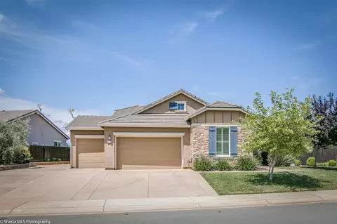 4432 Chinook Dr, Redding, CA 96002 photo 1