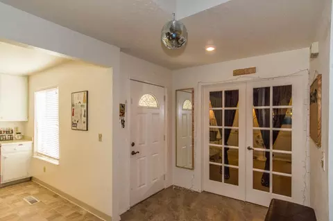 719 Coffeeberry Ln, Redding, CA 96003 photo 4