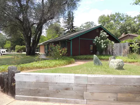 2828 Harlan Dr, Redding, CA 96003 photo 3