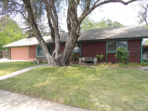 2828 Harlan Dr, Redding, CA 96003 photo 1