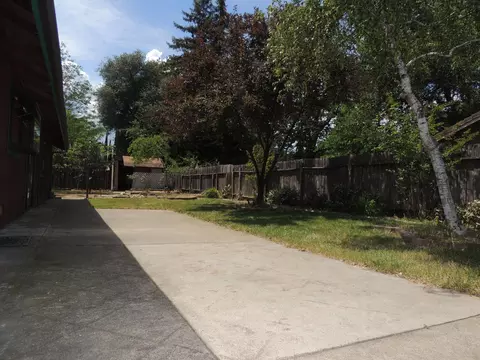 2828 Harlan Dr, Redding, CA 96003 photo 14