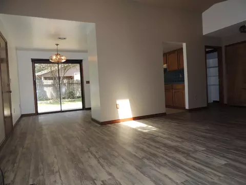 2828 Harlan Dr, Redding, CA 96003 photo 5