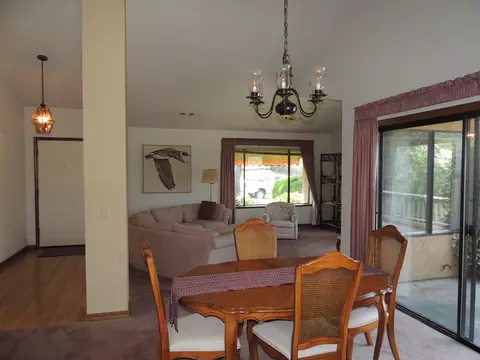 1951 Cumberland Dr, Redding, CA 96001 photo 8