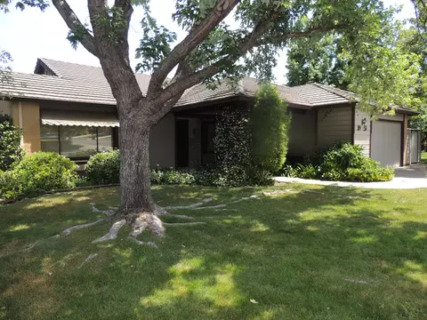 1951 Cumberland Dr, Redding, CA 96001 photo 2