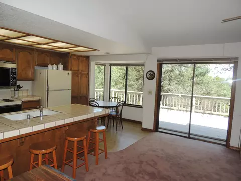 1951 Cumberland Dr, Redding, CA 96001 photo 10