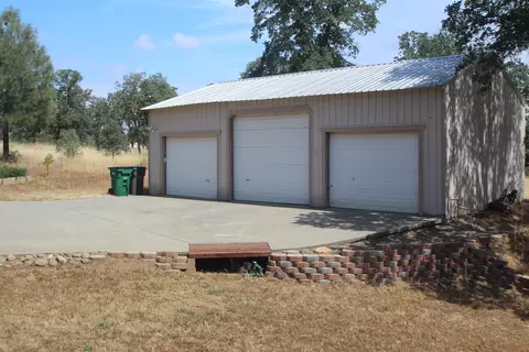9085 Stillwater Rd, Redding, CA 96002 photo 4