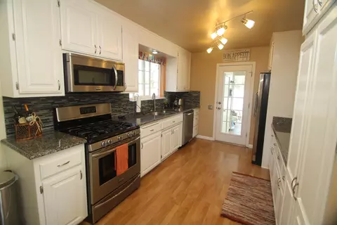 9085 Stillwater Rd, Redding, CA 96002 photo 3