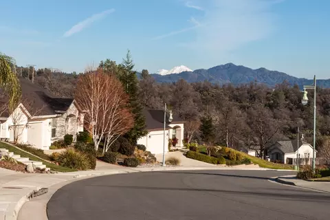 720 Bellagio, Redding, CA 96003 photo 3