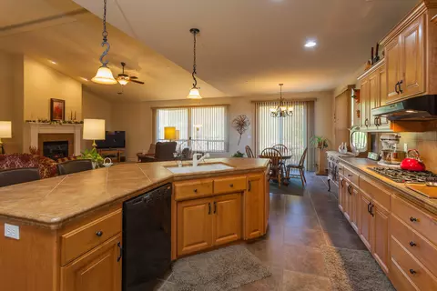 720 Bellagio, Redding, CA 96003 photo 11