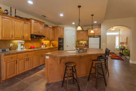 720 Bellagio, Redding, CA 96003 photo 9