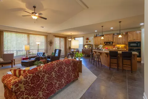720 Bellagio, Redding, CA 96003 photo 19
