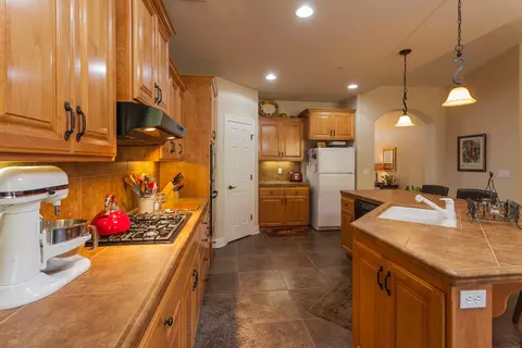 720 Bellagio, Redding, CA 96003 photo 12