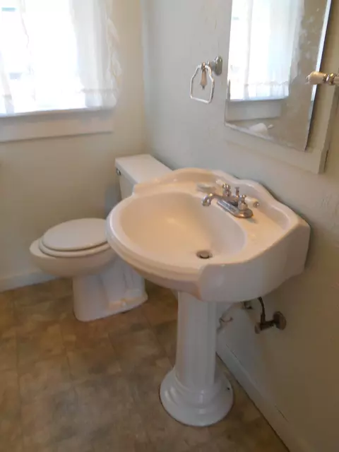 6963 Amber Ln, Redding, CA 96002 photo 4