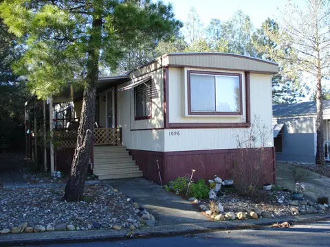 1096 Shawnee Trl, Redding, CA 96003 photo 1