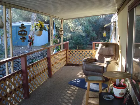 1096 Shawnee Trl, Redding, CA 96003 photo 2