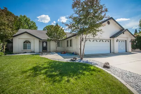 2487 Castlewood Dr, Redding, CA 96002 photo 1