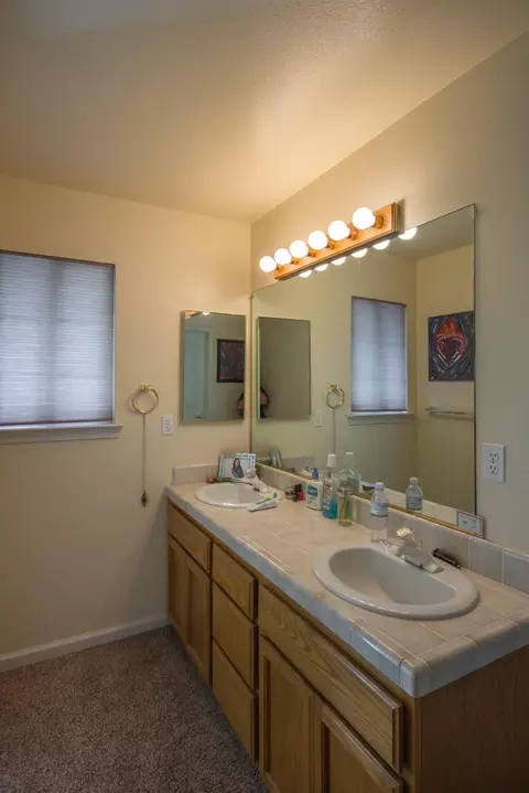 2487 Castlewood Dr, Redding, CA 96002 photo 7