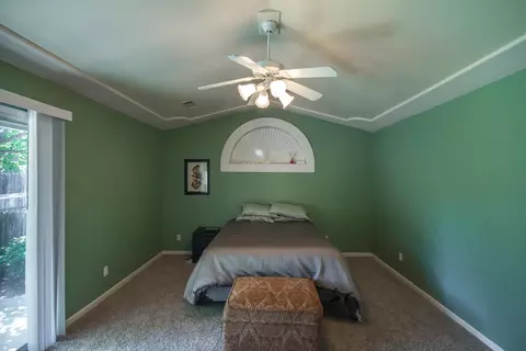 2487 Castlewood Dr, Redding, CA 96002 photo 6