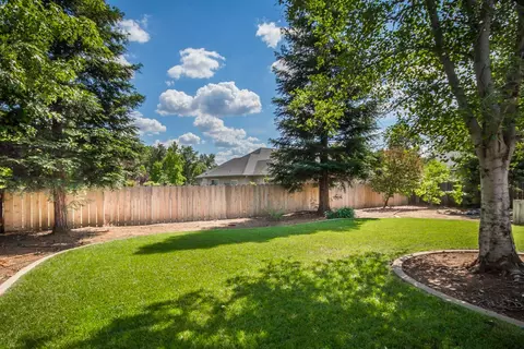 2487 Castlewood Dr, Redding, CA 96002 photo 11
