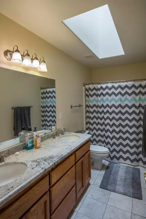 2487 Castlewood Dr, Redding, CA 96002 photo 9
