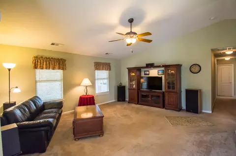 21644 Kathy Ln, Redding, CA 96003 photo 2