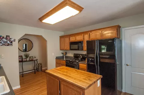 21644 Kathy Ln, Redding, CA 96003 photo 5