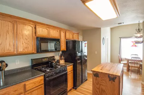21644 Kathy Ln, Redding, CA 96003 photo 6