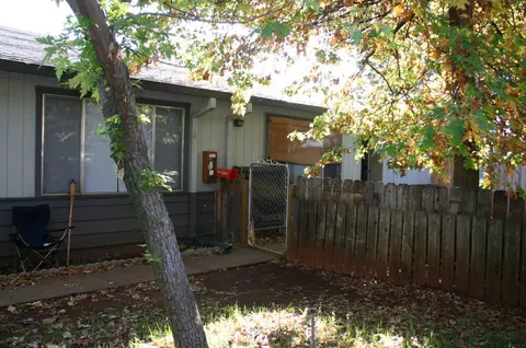 1139 Del Sol Pl, Redding, CA 96002 photo 2