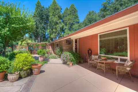 3352 Wortley Ln, Redding, CA 96001 photo 3