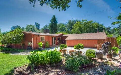 3352 Wortley Ln, Redding, CA 96001 photo 5