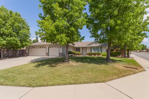 2888 Salmonberry Dr, Redding, CA 96003 photo 2