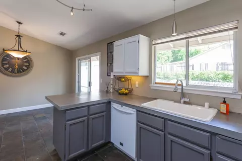 2888 Salmonberry Dr, Redding, CA 96003 photo 7
