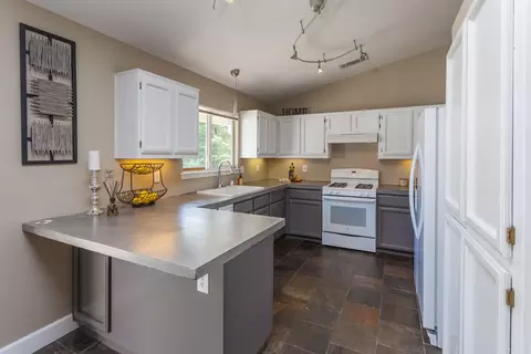 2888 Salmonberry Dr, Redding, CA 96003 photo 6
