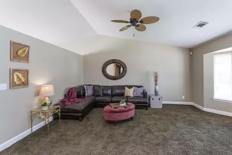 2888 Salmonberry Dr, Redding, CA 96003 photo 4
