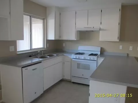 1427 Murieta Loop, Redding, CA 96002 photo 2