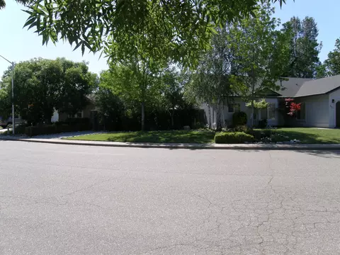 4651 Tralee Ln, Redding, CA 96001 photo 2