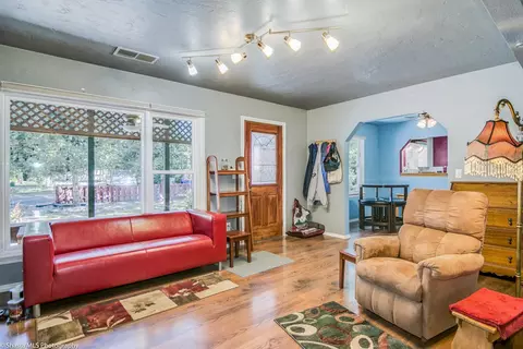 3465 Pioneer Ln, Redding, CA 96001 photo 14